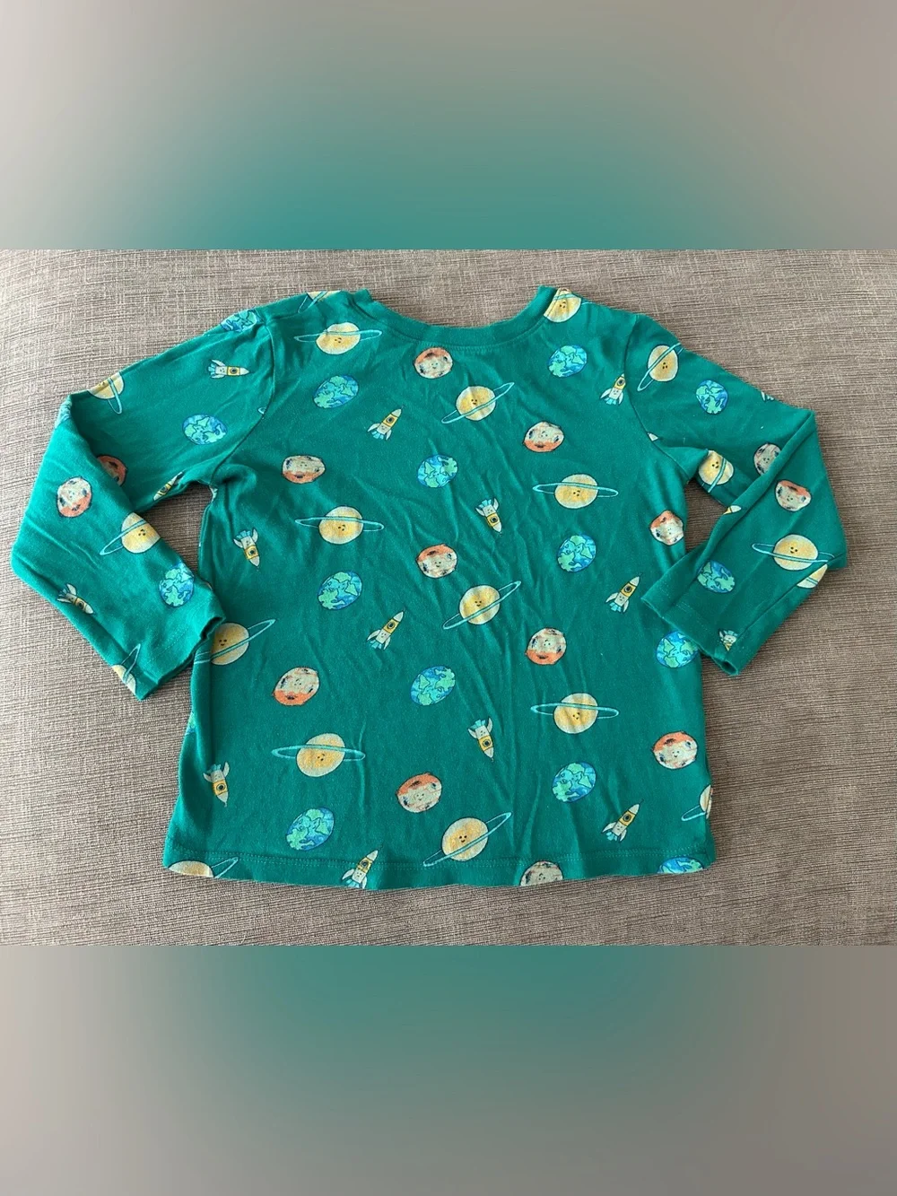 5/$20 Old Navy Planet Shirt Long sleeve 4T